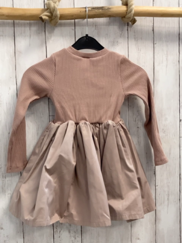 Donsje Kleid Gr. 104  altrosa Oberteil gerippt