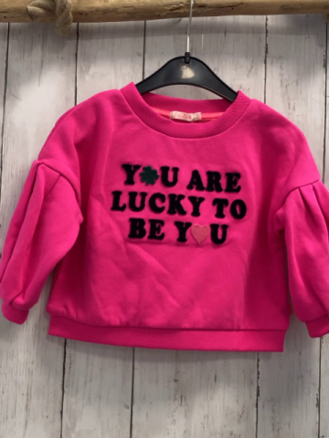 Billieblush  Pullover  Gr. 86  pink schwarze Schrift mit Herz + Kleeblatt 