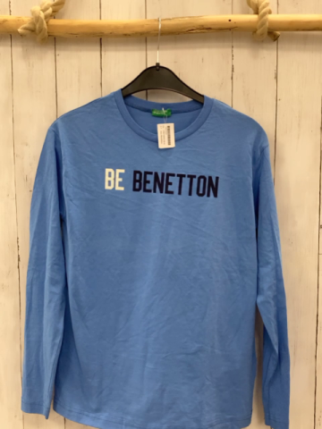 neu Benetton  Langarmshirt Gr. 158/164  hellblau Schrift 