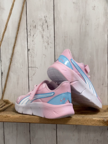 neu Puma  Schuhe  Gr. 31  rosa hellblau weiß NP 29,99 € 