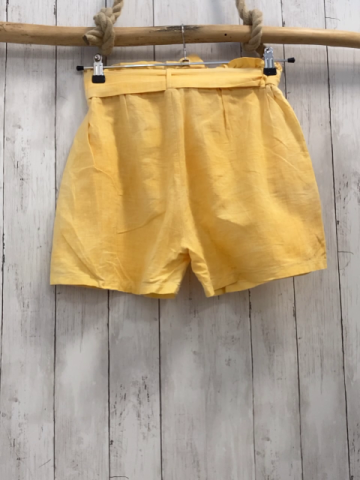 Nais  Shorts  Gr. 158/164  gelb mit Gürtelband 