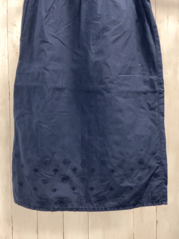 Cyrillus  Kleid  Gr. 140  blau Lochstickerei Rüschen 