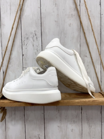 Alexander McQueen Schuhe Gr. 41  weiß fast neu