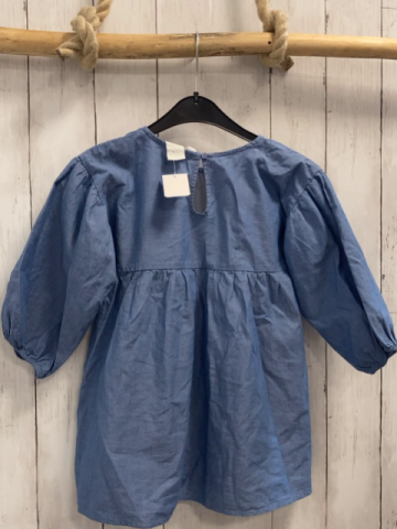 H&M  Kleid  Gr. 104  blau gestickte Blumen Herzen + Vögel 