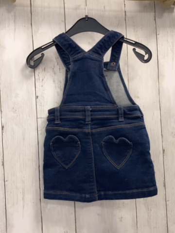  Latzkleid Gr. 86  blau Jeans gestickte Blumen