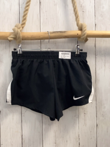 Nike  Sportshorts  Gr. 146/152  schwarz weiße Seitenstreifen