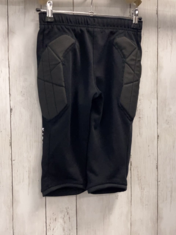 Decathlon  Sportshorts  Gr. 134  schwarz mit Torwartpolstern 