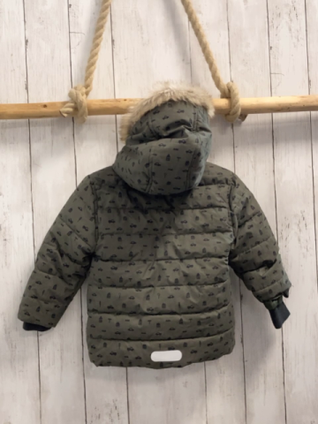  Jacke Gr. 86  grün schwarze Häuser und mehr Fellbund an der Kapuze