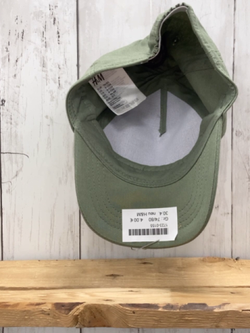 neu H&M  Kappe  Gr. 74/80  oliv 