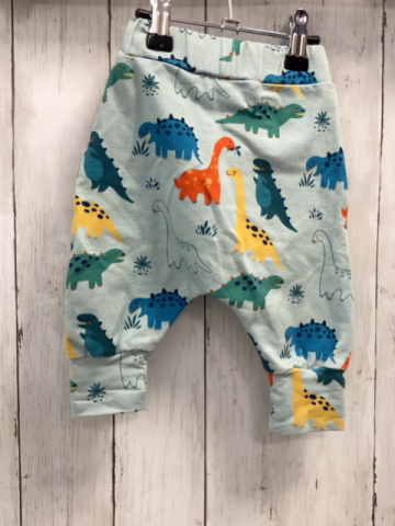   Jgginghose  Gr. 62  mint bunte Dinos 