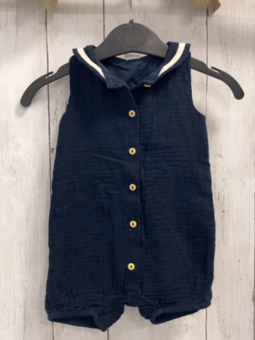 H&M  Playsuit  Gr. 68  blau Struktur Kragen mit weißem Streifen 