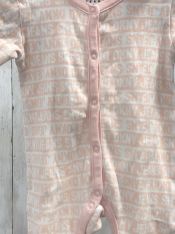   Schlafanzug  Gr. 68  weiß rosa Streifen mit Schrift 