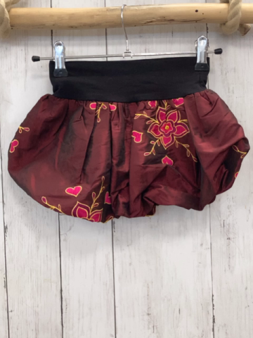 Lofft  Rock Gr. 104  weinrot glänzend pink gelbe Herzen + Blumen schwarzer Bund 