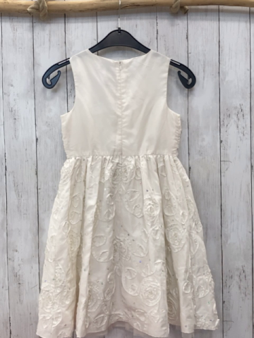   Kleid Gr. 134  weiß Rippen Rock mit Rosetten + silber Steinen 