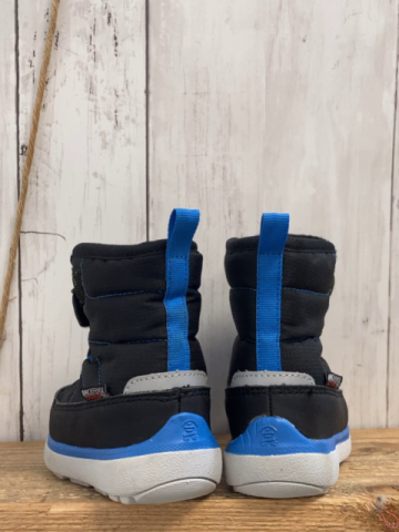 Kamik  Boots  Gr. 23  schwarz hellblauer Bund 