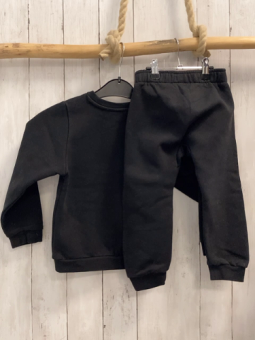 2tlg Pum Jogginganzug  Gr. 104  schwarz Schrift + Puma  mit leoprint 