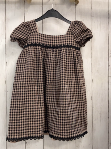 Jipie  Kleid  Gr. 104  beige schwarz kariert Strutur schwarze Borte 