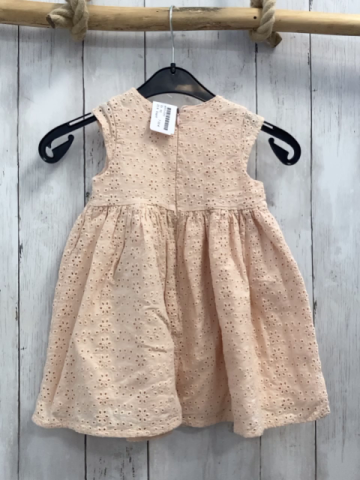 Esprit  Kleid  Gr. 92  heller lachston Blumen-Lochstickerei 