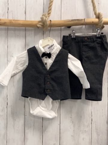 3tlg H&M  Langarmbody Weste + Hose  Gr. 68  weiß mit schwrazer Fliege + grau schwarz kariert 