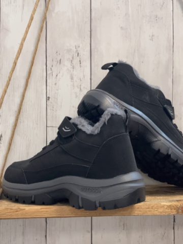 neu  Boots  Gr. 39  schwarz graues Plüschfutter 