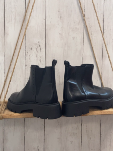 neu Catwalk  Boots  Gr. 38  schwarz 