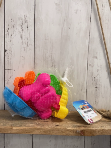 neu  Plastikspielzeug  bunte Förmchen im weißen Netz 