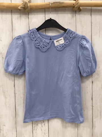 H&M T-Shirt Gr. 134  hellblau Häkelkragen