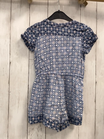 H&M  Playsuit Gr. 110  grau lavendel rosa weißer Druck mit Rauten und Blumen 