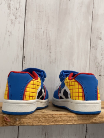 neu  Schuhe  Gr. 22  blau + gelb rot kariert roter Bund + schwarz weiß gemusert 