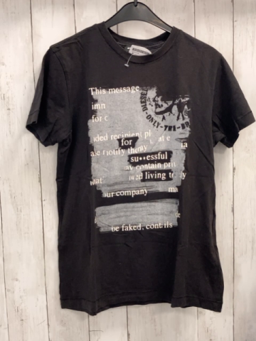 Diesel  T-Shirt  Gr. 152  schwarz graues Rechteck mit weiß schwrazer Schrift 