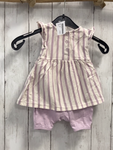  Playsuit Gr. 62  weiß flieder gestreift