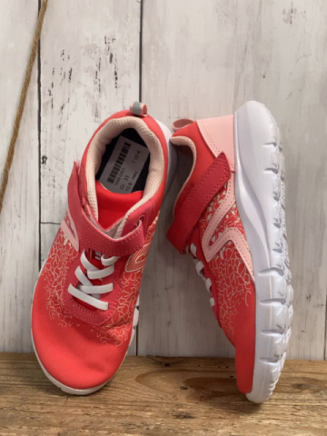 neu  Schuhe  Gr. 33  hellrot rosa Ferse weiße Sohle + Schnürsenkel 