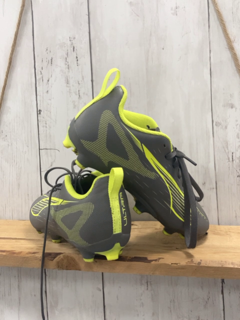 Nike Fußballschuhe  Gr. 33  grau hellgrün 