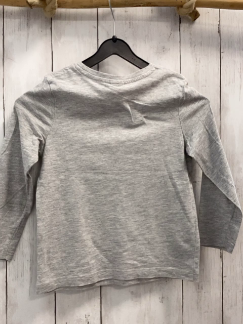   Langarmshirt Gr. 116  hellgrau bunte Schuhe 