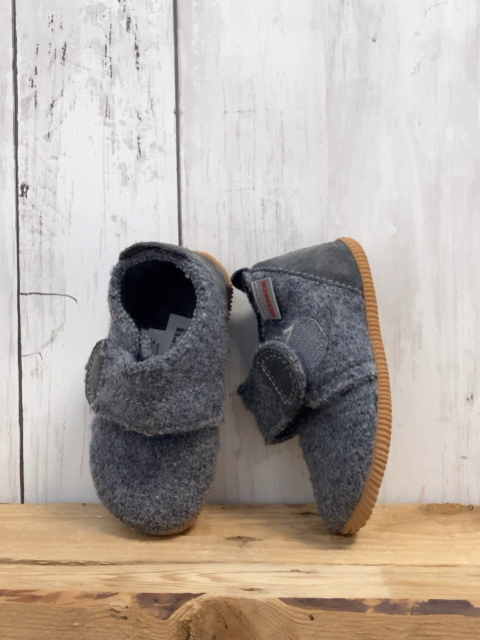 Giesswein  Hausschuhe  Gr. 21  grau 