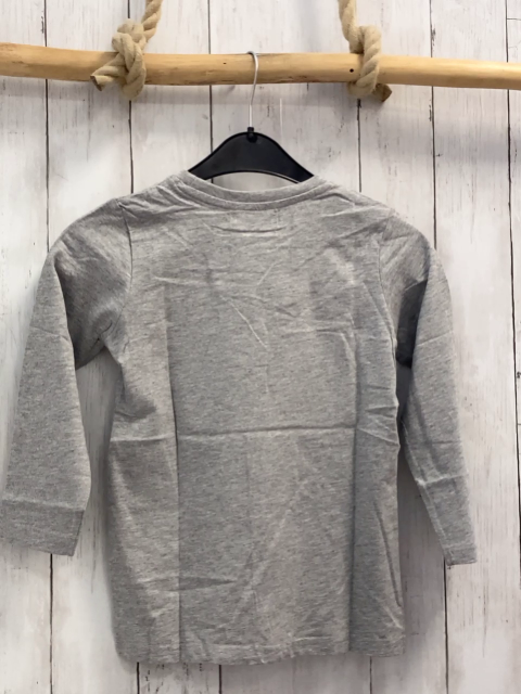 neu Glo Story  Langarmshirt  Gr. 116  grau Dinos auf Skateboard Schrift 