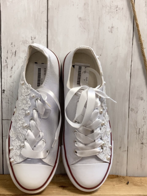 VTY  Leinenschuhe  Gr. 38  weiß mit Perlen Stickerei rostroter Bund 