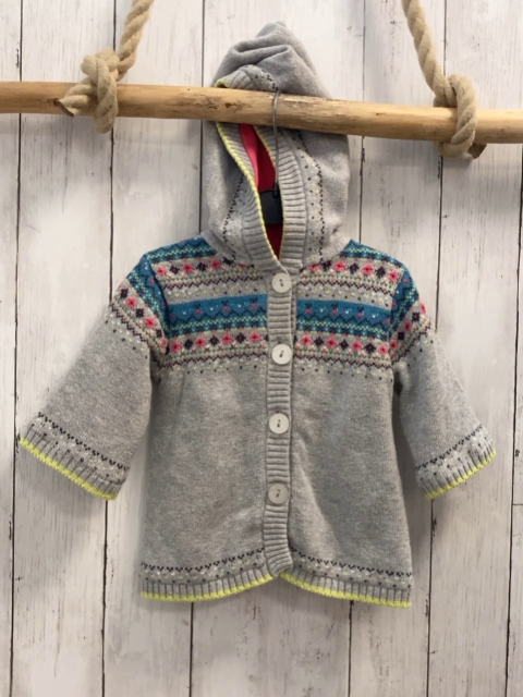 Natalys Strickjacke Gr. 68  grau buntes Muster grüner Bund