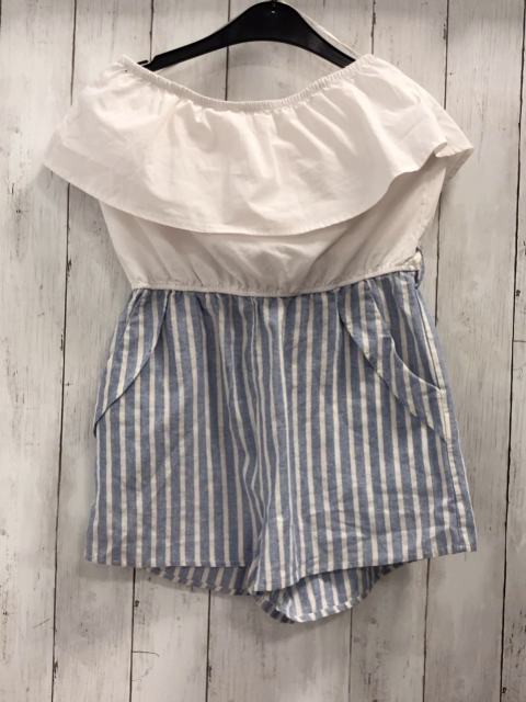 neu Colosseum  Playsuit  Gr. 152  weißes Oberteil mit Rüschenkragen + hellblau weiße Streifen 