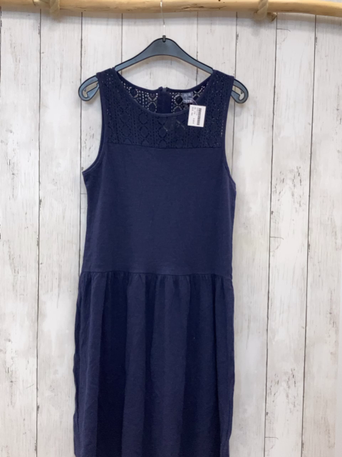 neu  Kleid  Gr. 170  blau Halsausschnitt mit Lochstickerei