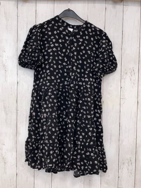   Kleid  Gr. 152  schwarz weiße Blumen 