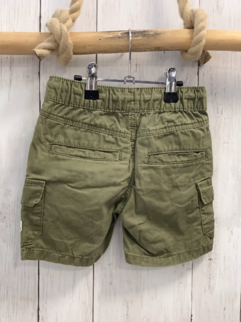  Shorts  Gr. 98  kiwi aufgesetzte Taschen Gummizugbund mit Kordel