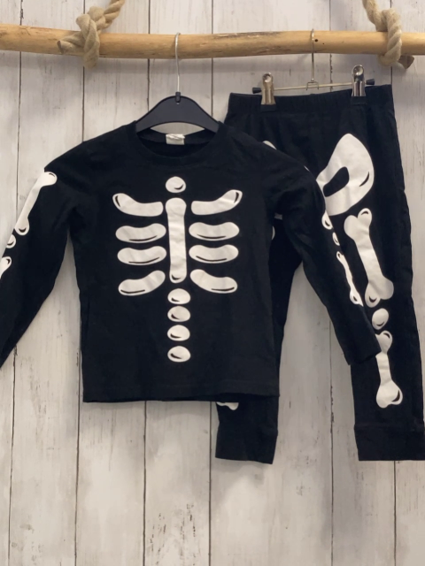 2tlg H&M  Schlafanzug  Gr. 98  schwarz weißes Skelett 