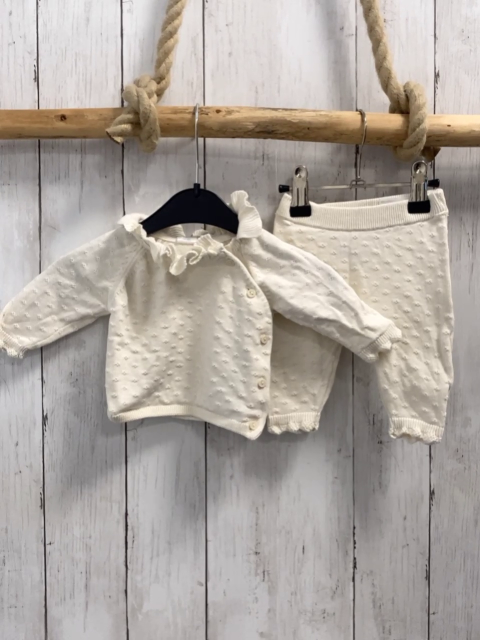 2tlg H&M  Pullover + Jogginghose  Gr. 56  creme Struktur Rüschenbund 