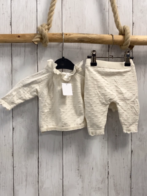 2tlg H&M  Pullover + Jogginghose  Gr. 56  creme Struktur Rüschenbund 