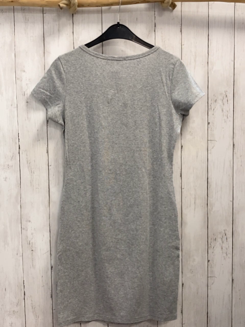   Kleid  Gr. 152  grau Schrift mit silber Glitzersteinen + Perlen 