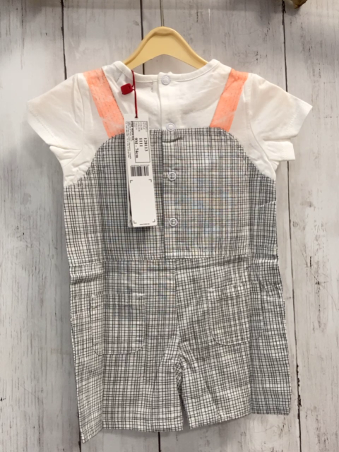 Boboli neu Playsuit Gr. 74  weiß grau kariert Latzoptik aprikot Hosenträger