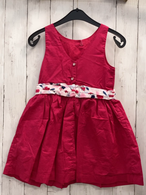 Sergent Major  Kleid  Gr. 122  rot bestickte blumen weißer Gürtel mit Blumen 