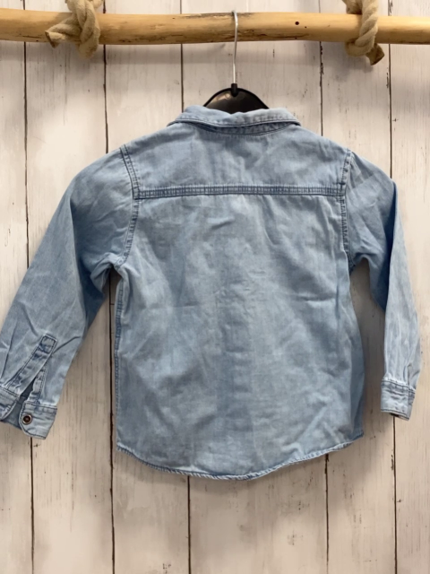 Zara  Hemd  Gr. 104  hellblau Jeans 