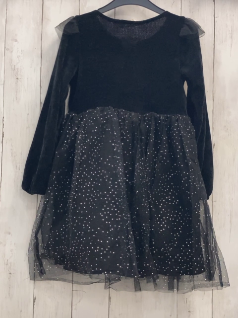H&M  Kleid Gr. 122  schwarz Strickoberteil Tüllrüschen an den Schultern Tüllrüschenrock mit silber Glitzerpunkten 